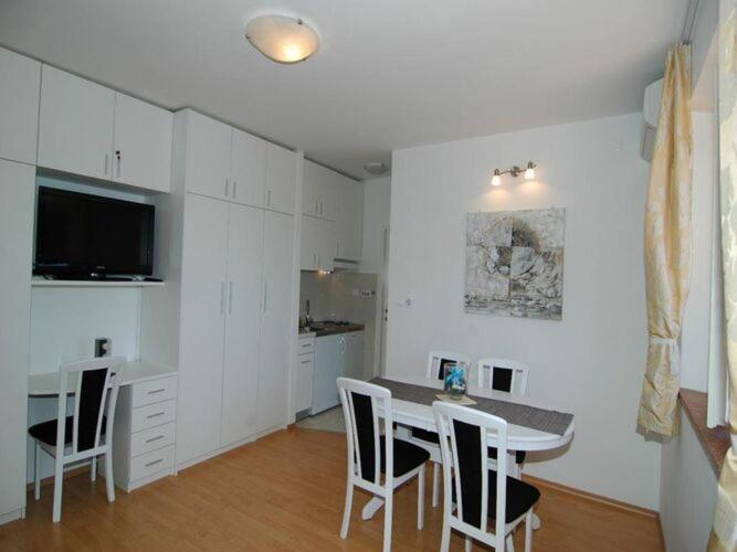 Charming Arena - One Bedroom With Terrace And Sea View Apartment *