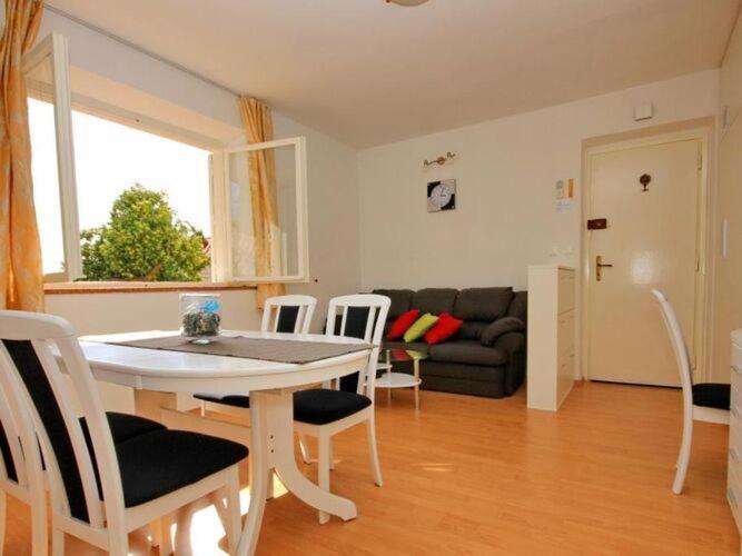 Charming Arena - One Bedroom With Terrace And Sea View Apartment