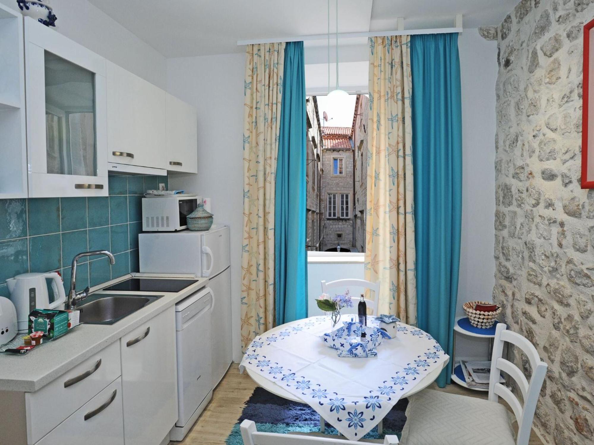 L & L Old Town - Apartment *