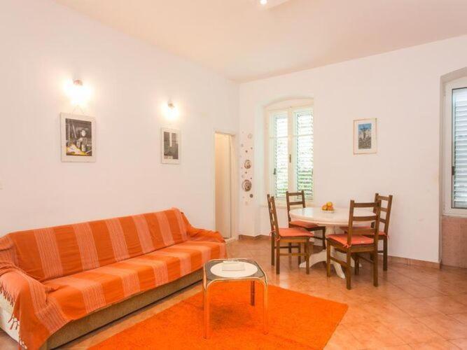 Tranquilo- Two Bedroom With Garden View Apartment *