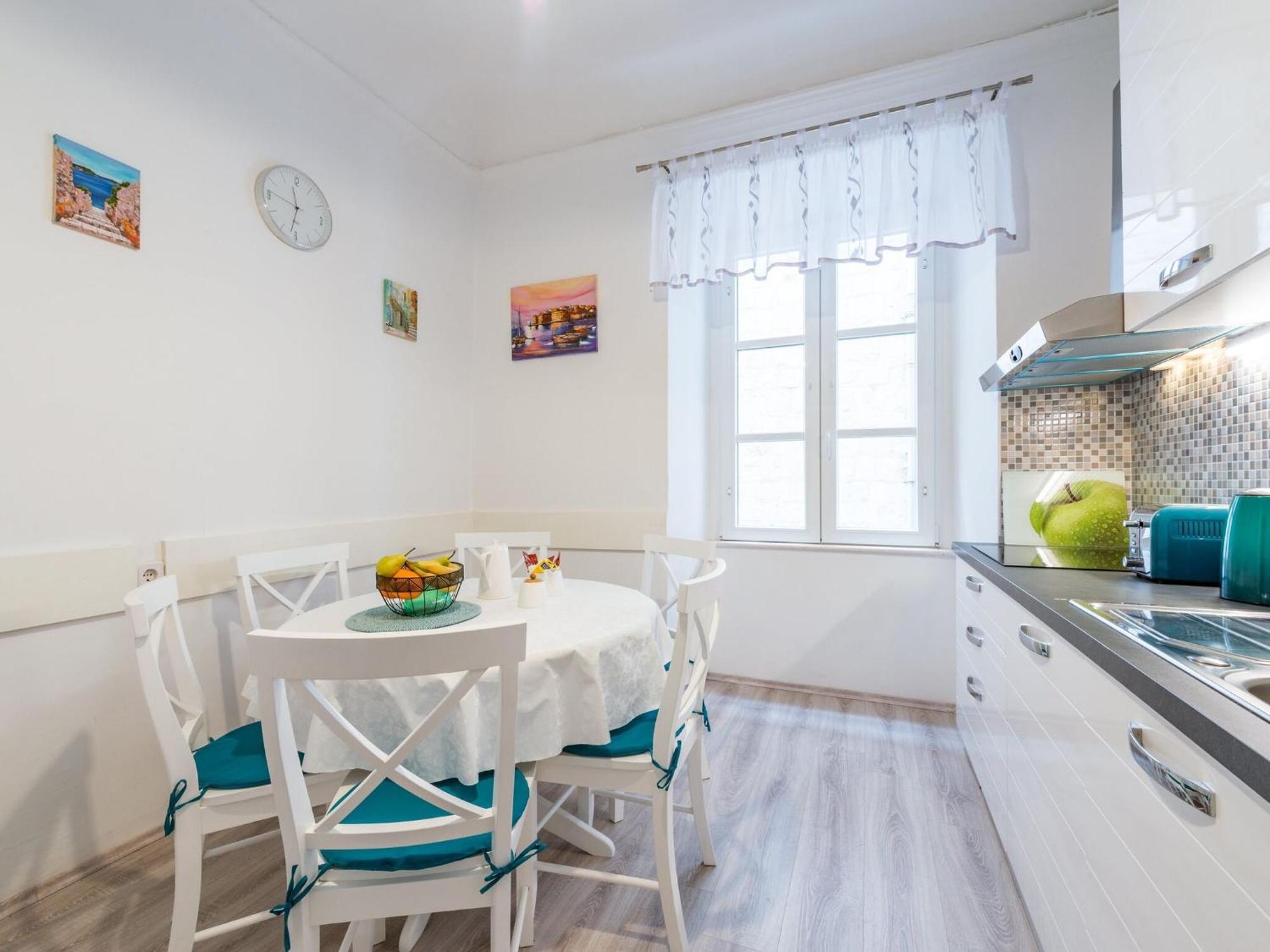 Old Town Finest - Two-bedroom 4 2 Adults - Lucarica 4 Street First Floor Apartment
