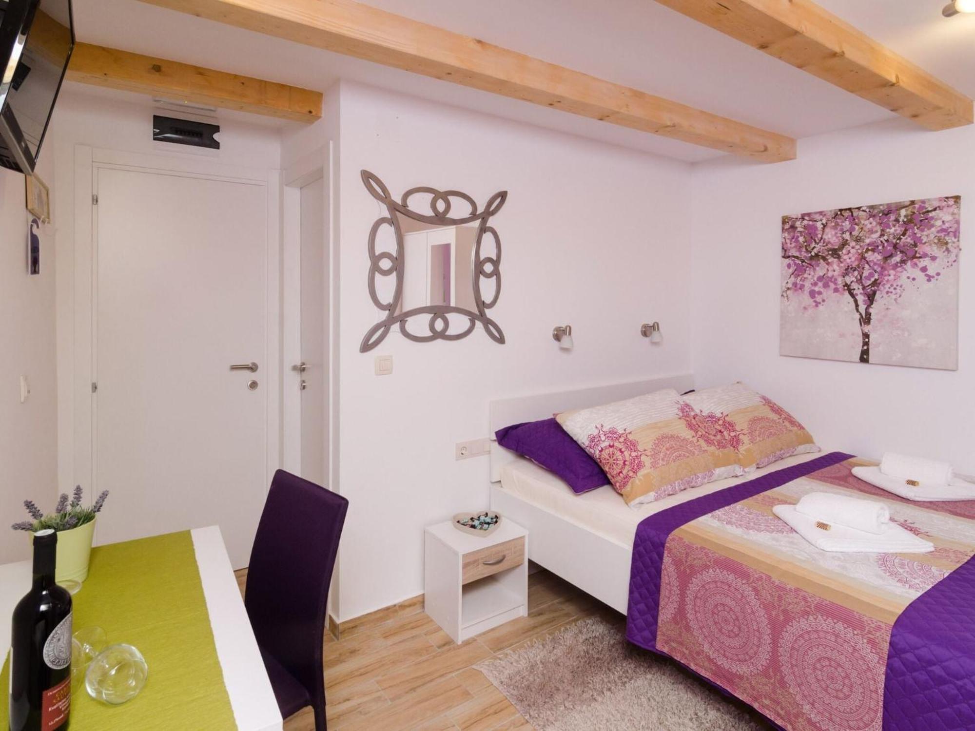 Apartment Lavender Garden - Ground Floor - 1 *