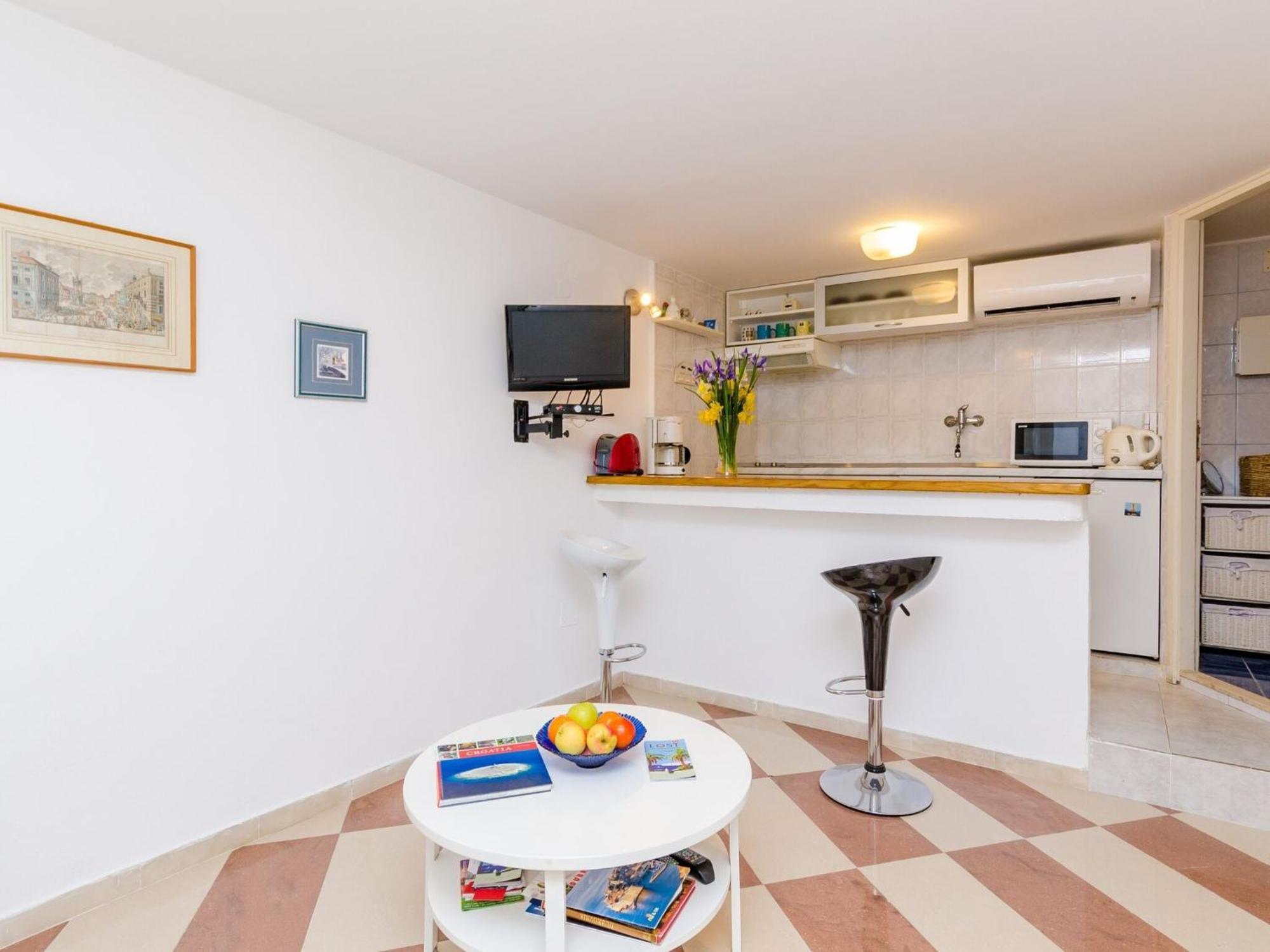Simovi - One Bedroom Apartment *
