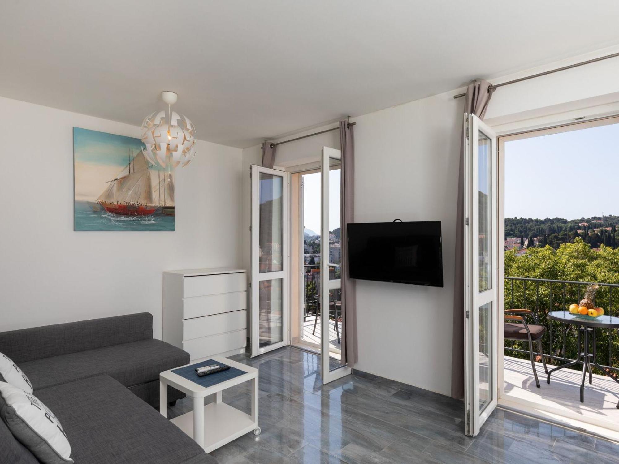 Begovi - One-bedroom Lilly Apartment *