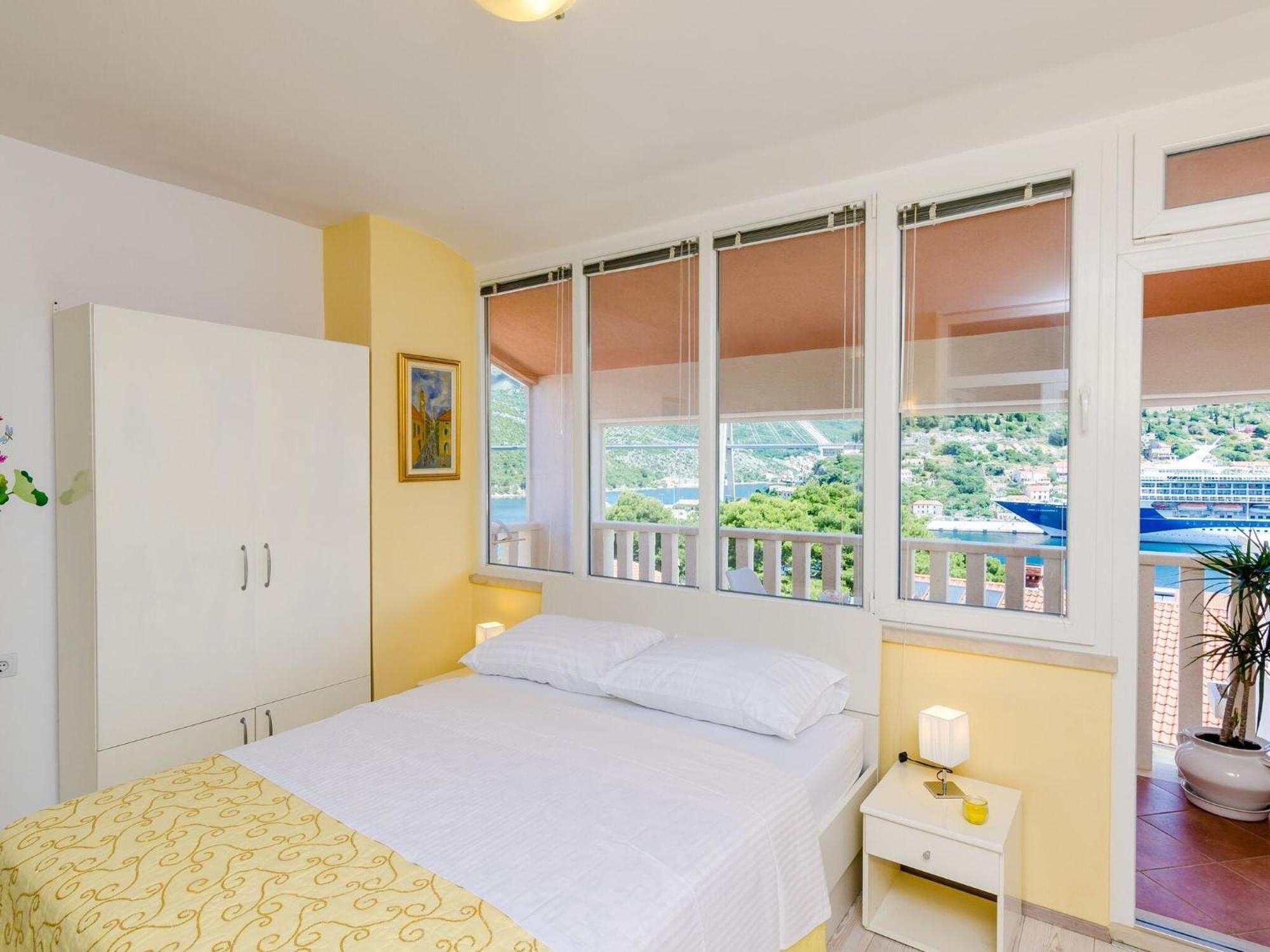 Avdic - With Balcony And Sea View Dubrovnik