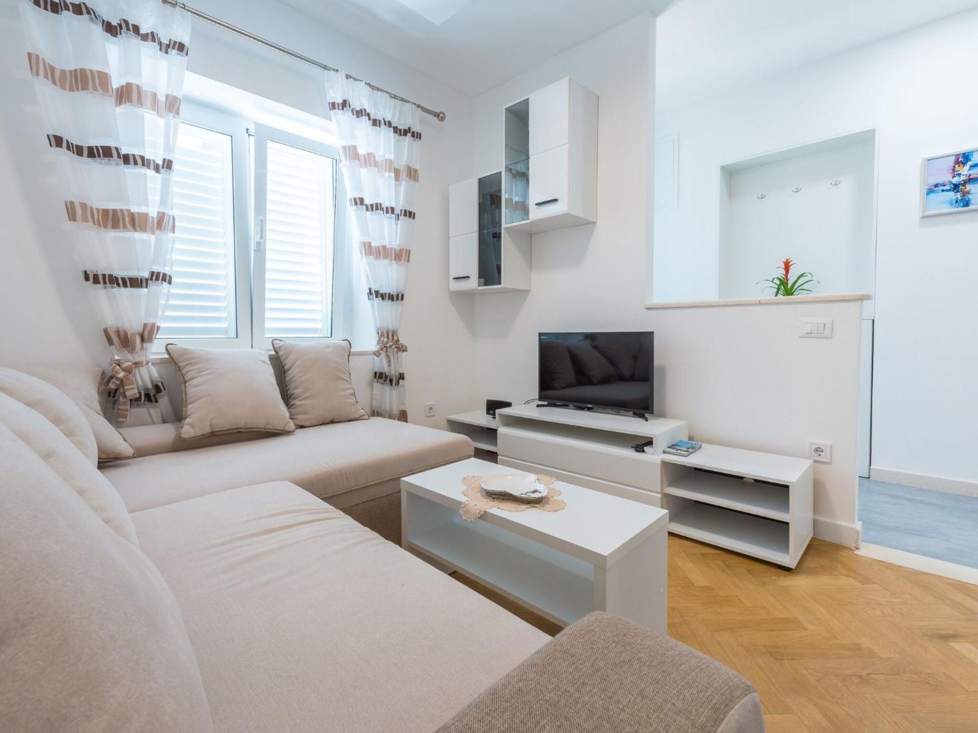 Apartment Lucija - Two Bedroom With Balcony And Sea View Dubrovnik