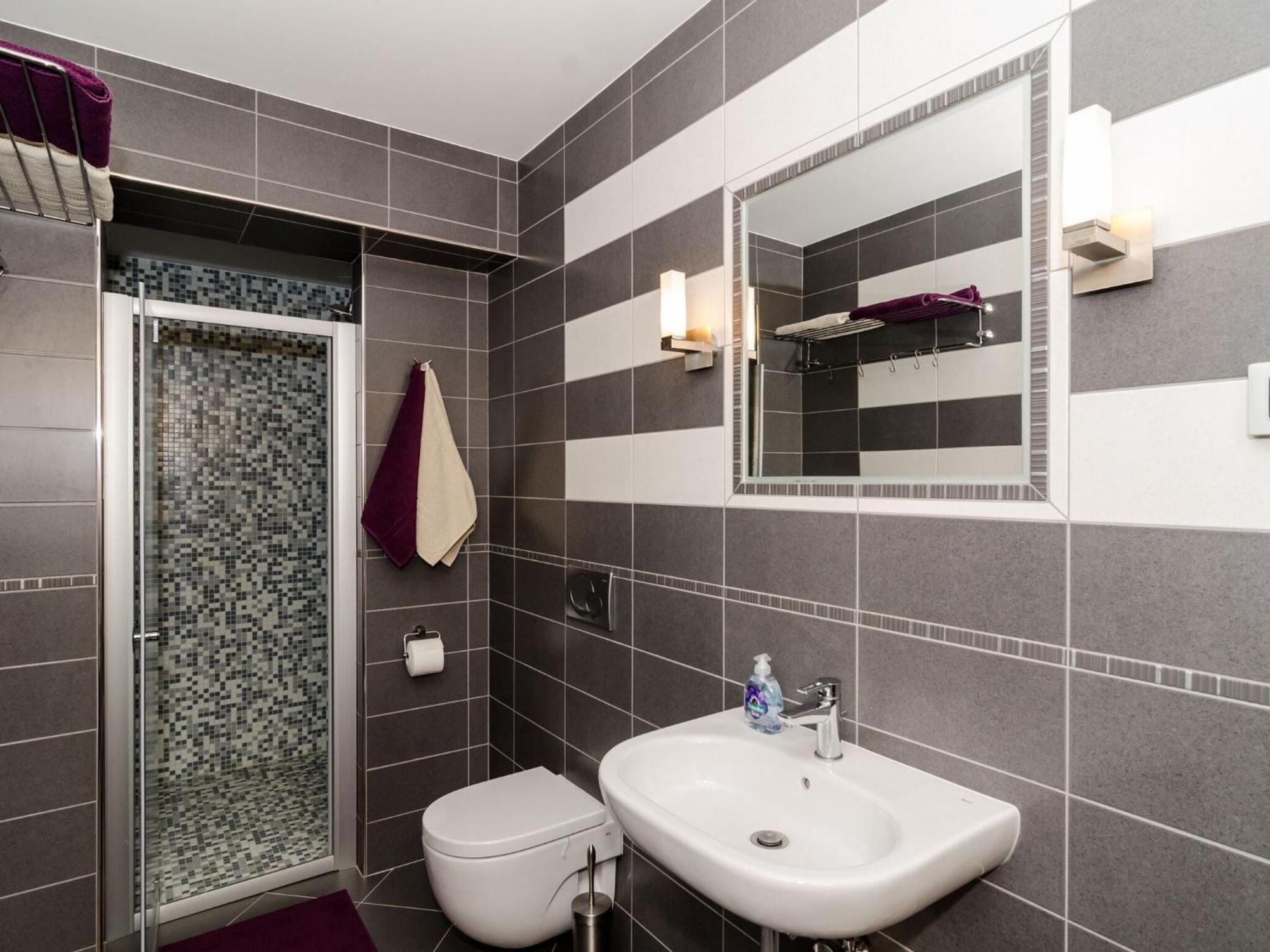Gaura - Comfort One-bedroom With Terrace *