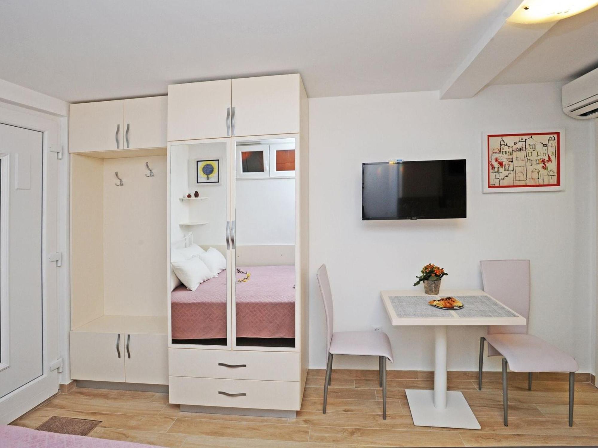 Nika Family - Basic With External Terrace And Sea View A5 Apartment *