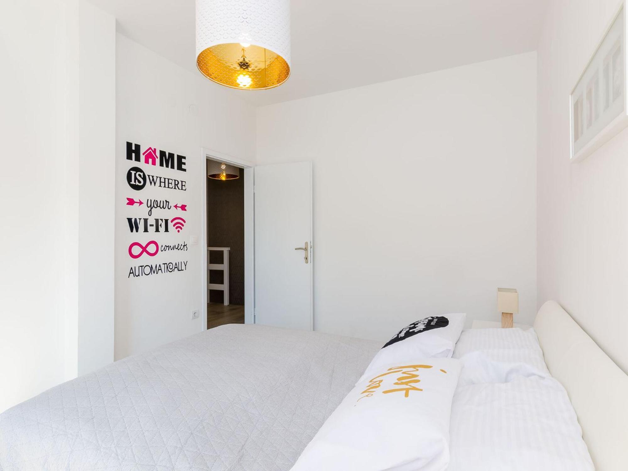 Sea Shell - Triplex Three-bedroom With Terrace