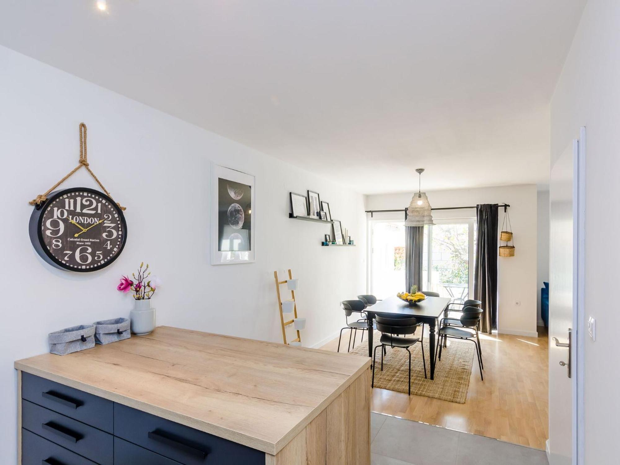 Sea Shell - Triplex Three-bedroom With Terrace Apartment