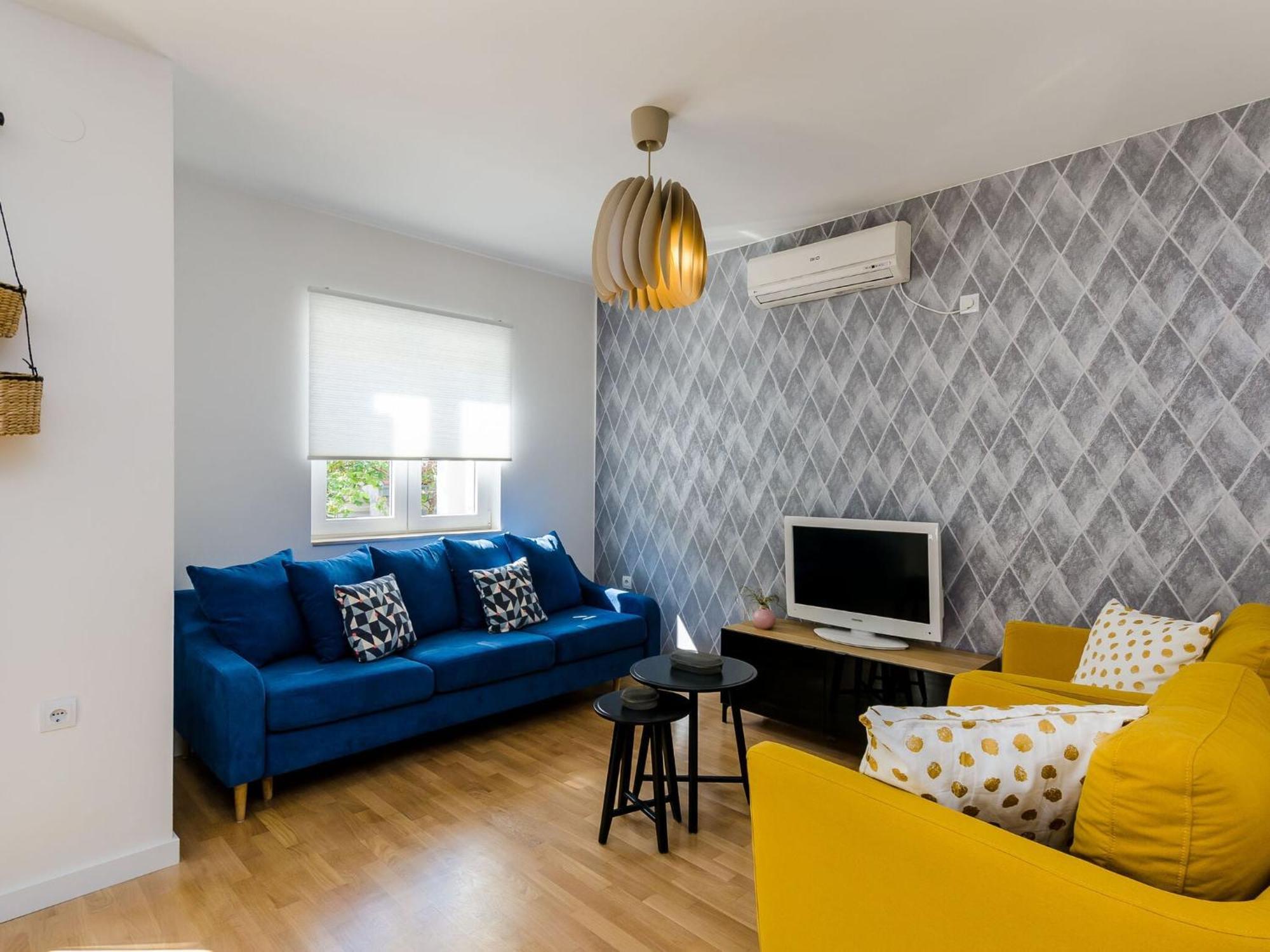 Sea Shell - Triplex Three-bedroom With Terrace Apartment *