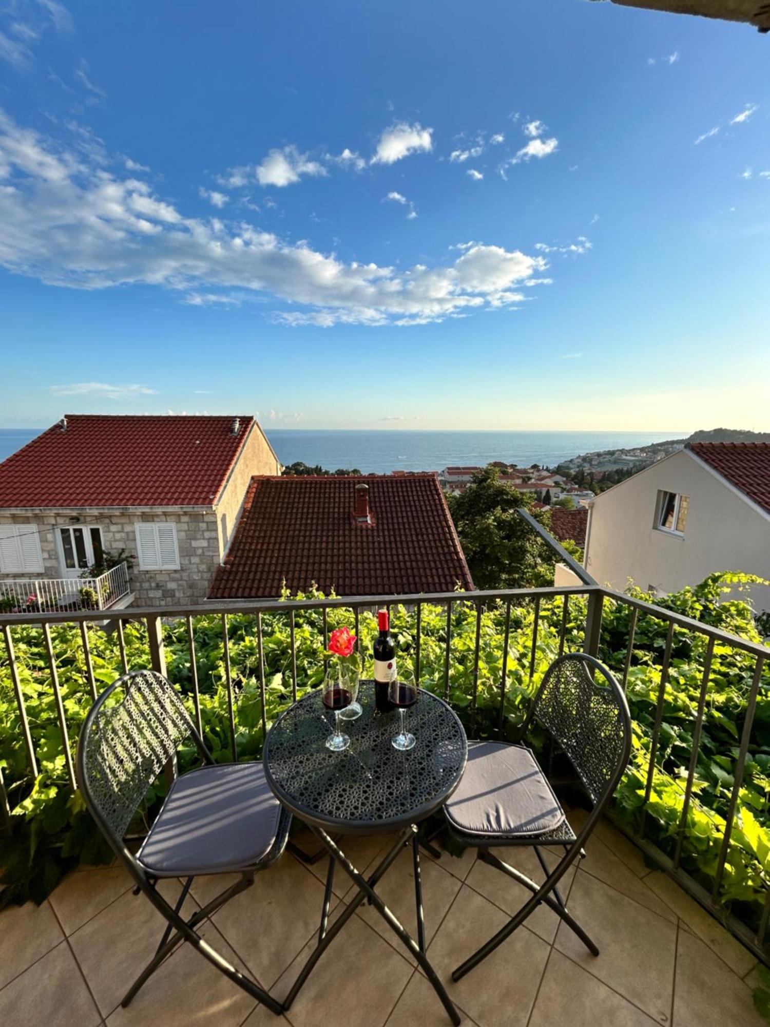 Apartment Private With Sea View