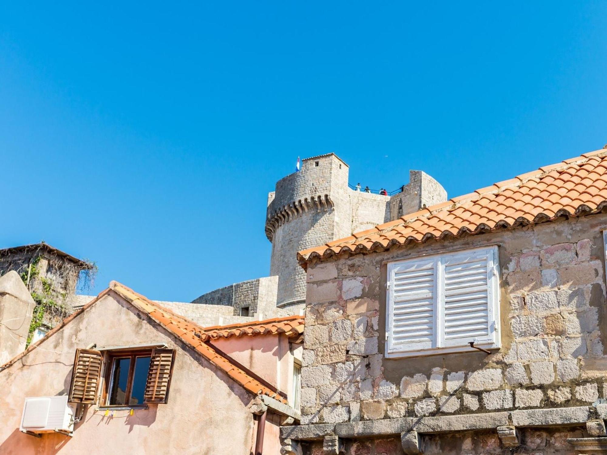 St George - Two Bedroom With View *