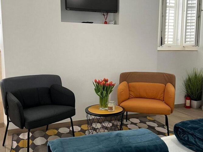 Noa Old Town - - First Floor *