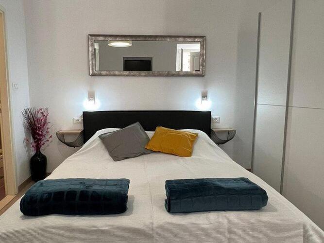 Apartment Noa Old Town - - First Floor *