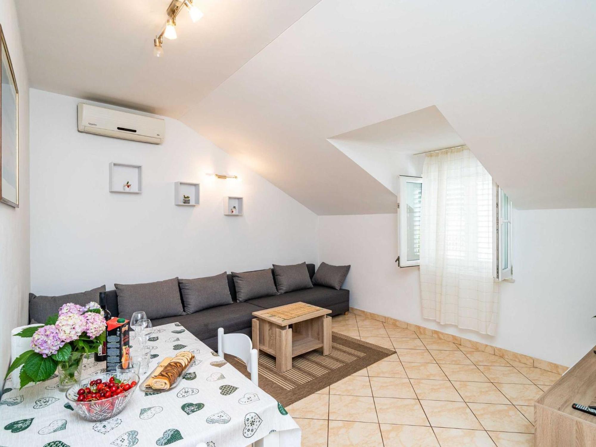 Matej - One Bedroom Rtava S Dakse Apartment