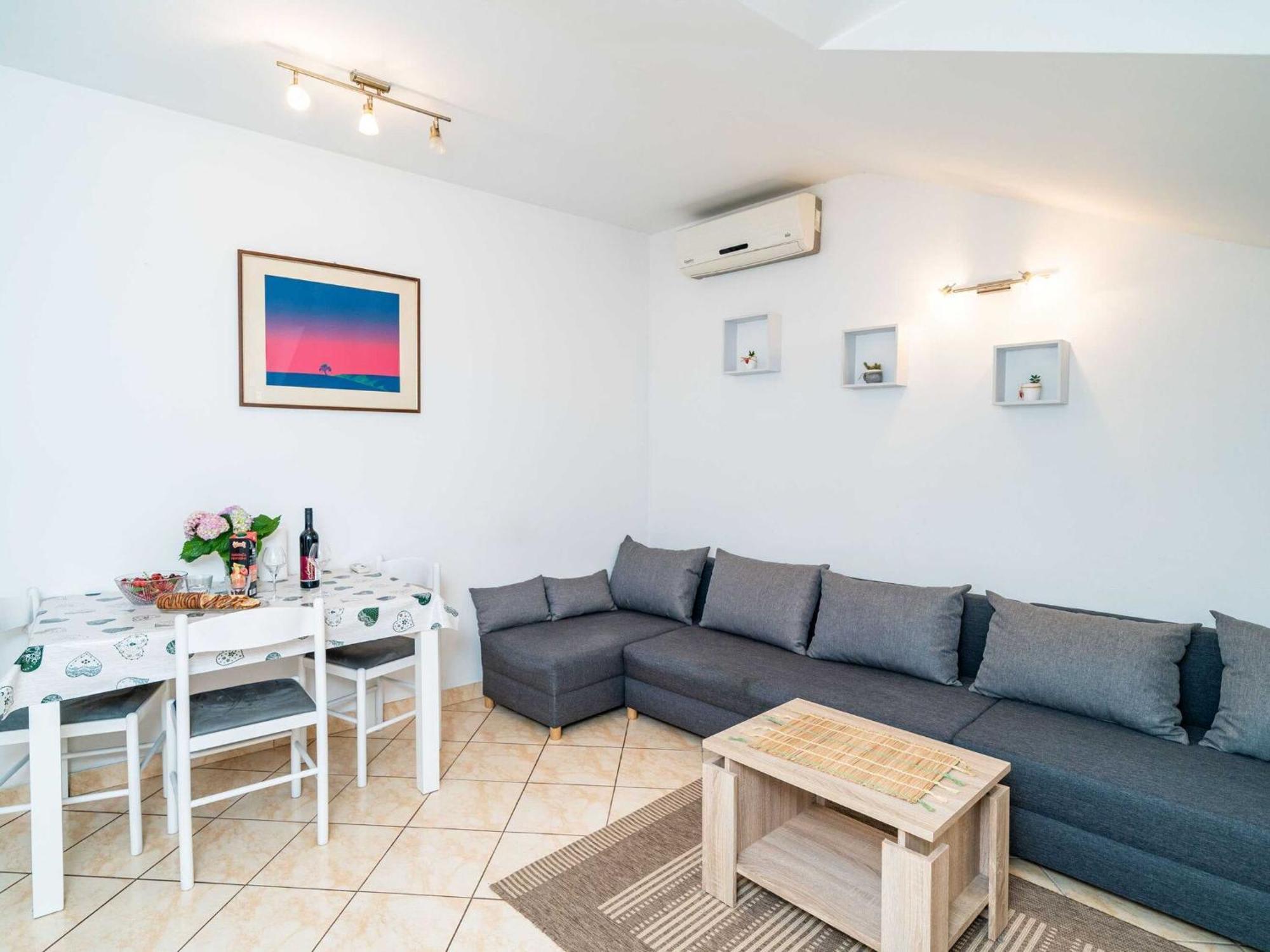Matej - One Bedroom Rtava S Dakse Apartment *