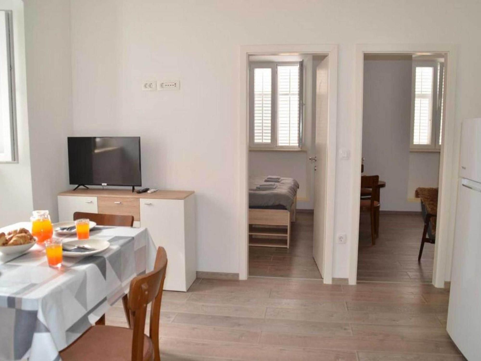 Pk - - Two Bedroom With View 1 Apartment