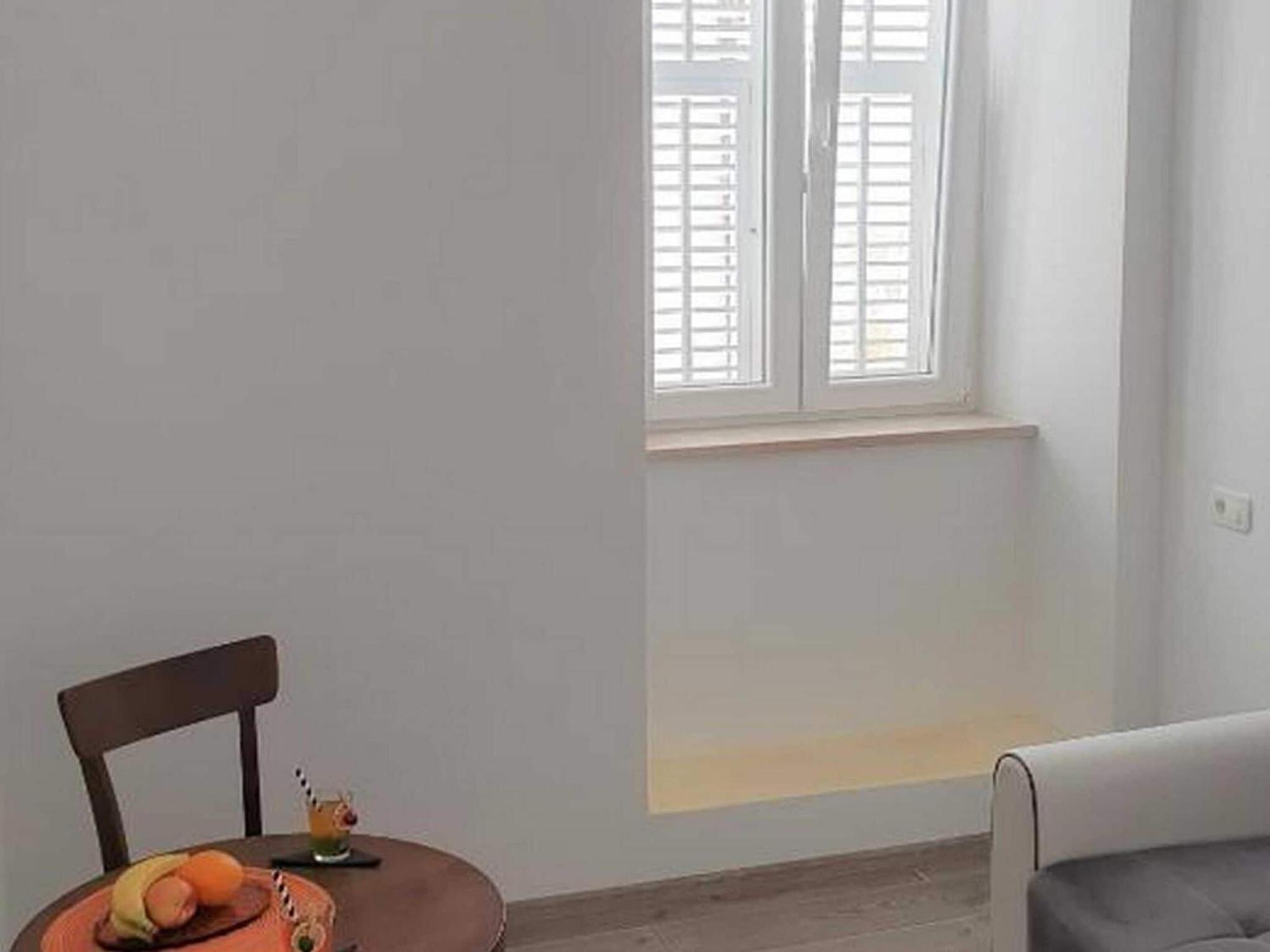 Pk - - Two Bedroom With View 1 *