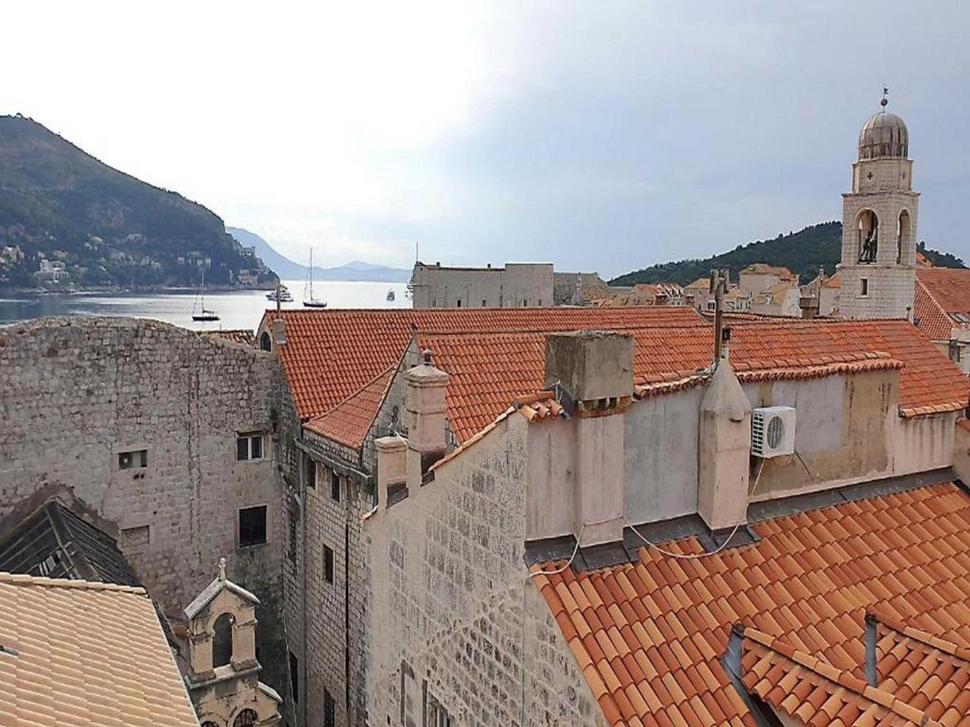 Pk - - Two Bedroom With View 1 *