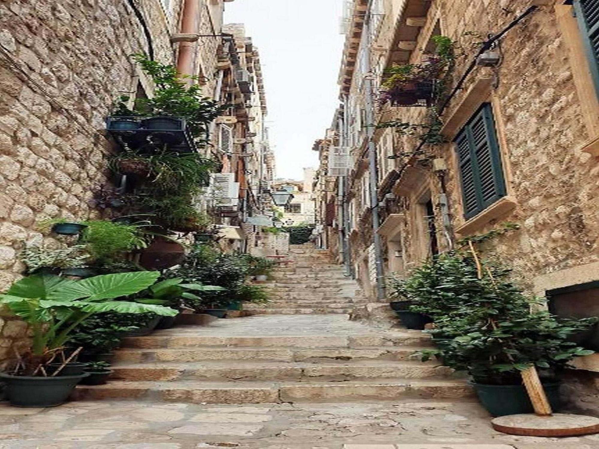 Apartment Pk - - Two Bedroom With View 1 *