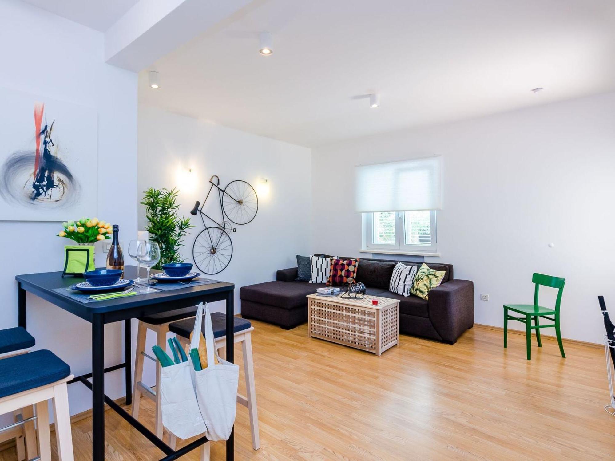 Apartment Private Garden - Two-bedroom With Garden And Terrace *