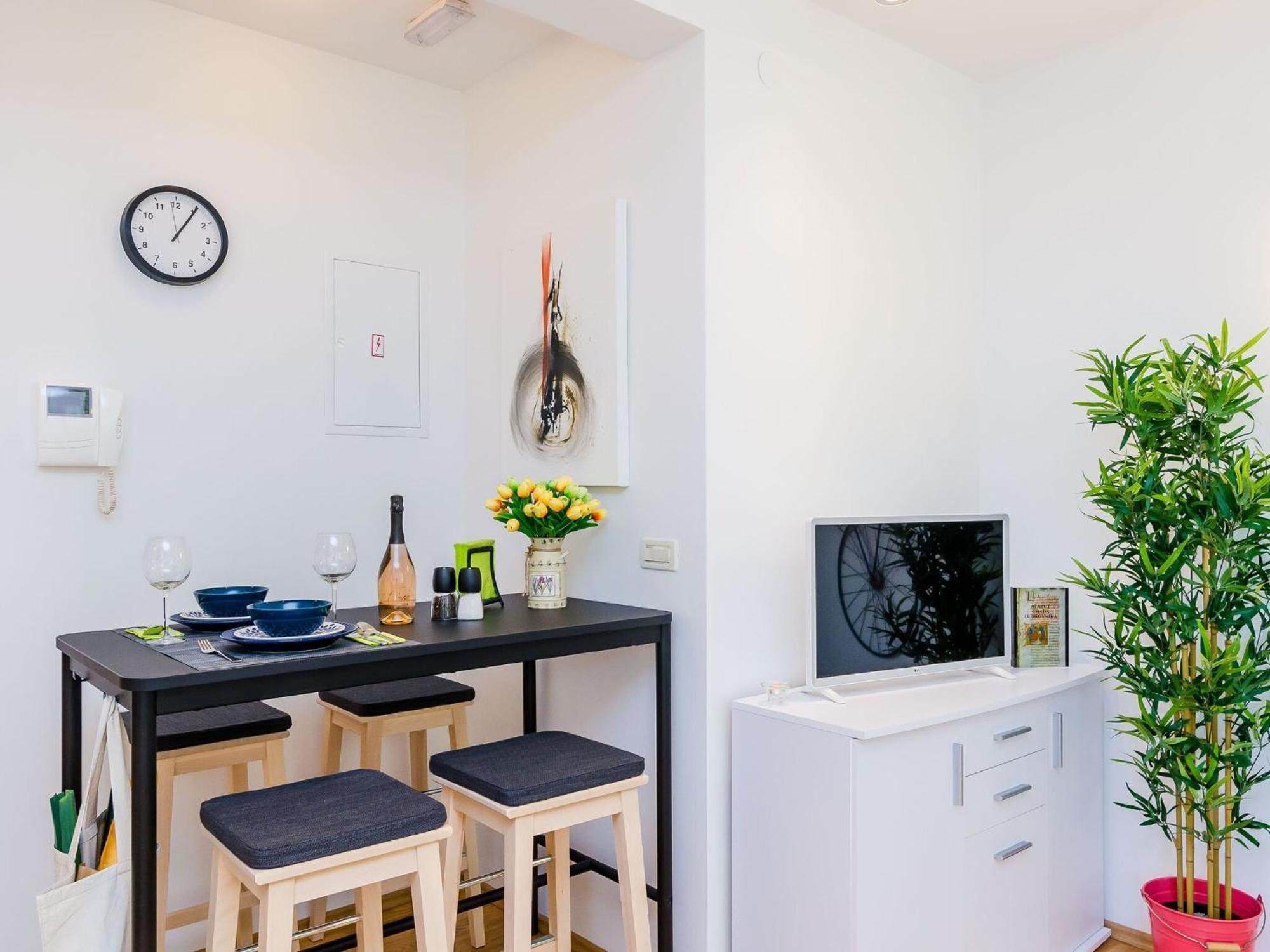 Apartment Private Garden - Two-bedroom With Garden And Terrace