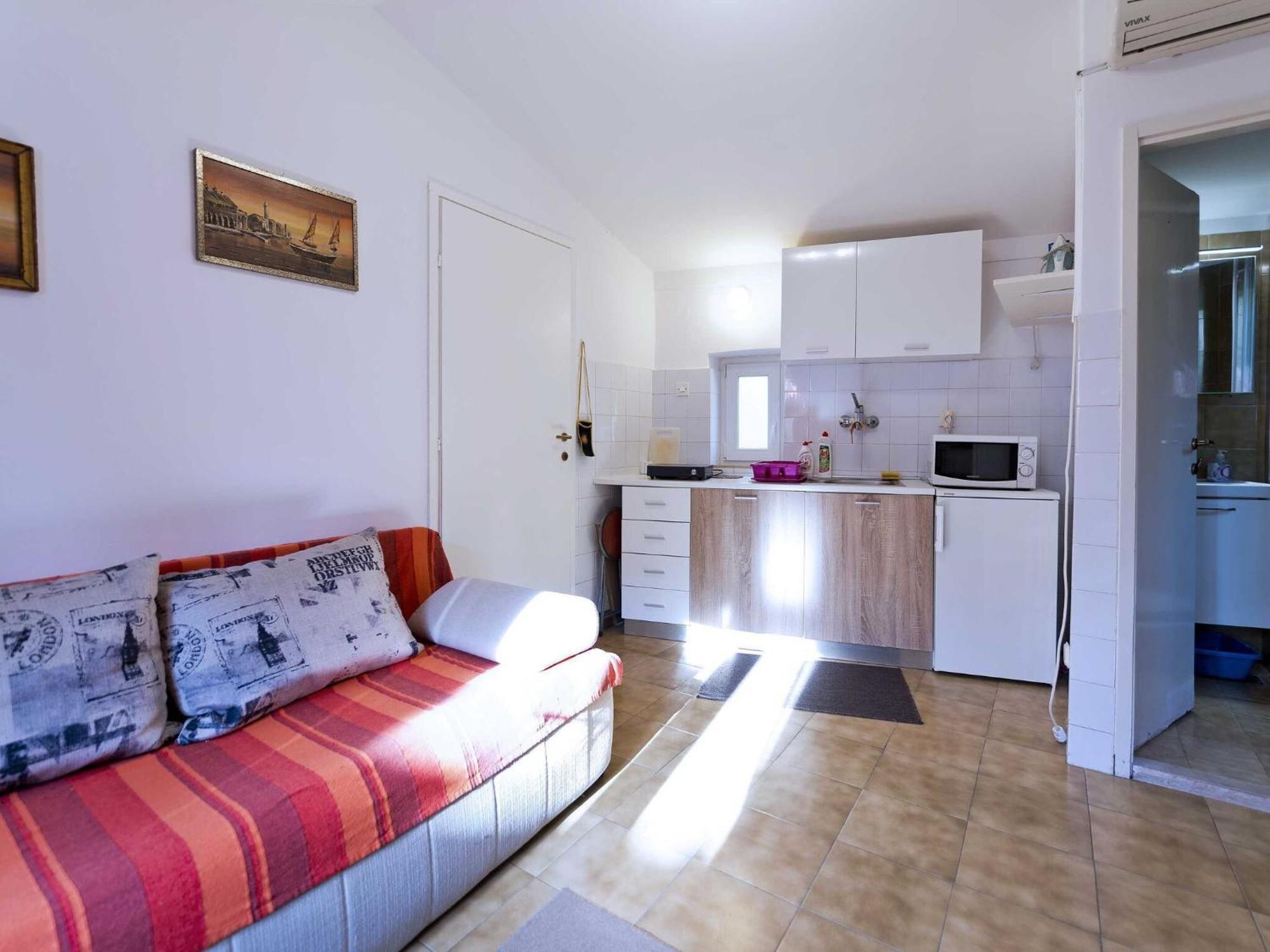 Niki - One-bedroom With Balcony A2 1 *
