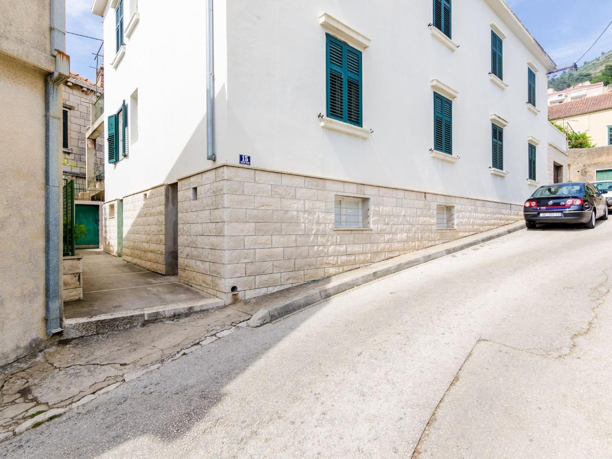 Apartment Lucy - Two Bedroom With Terrace And View Gustin