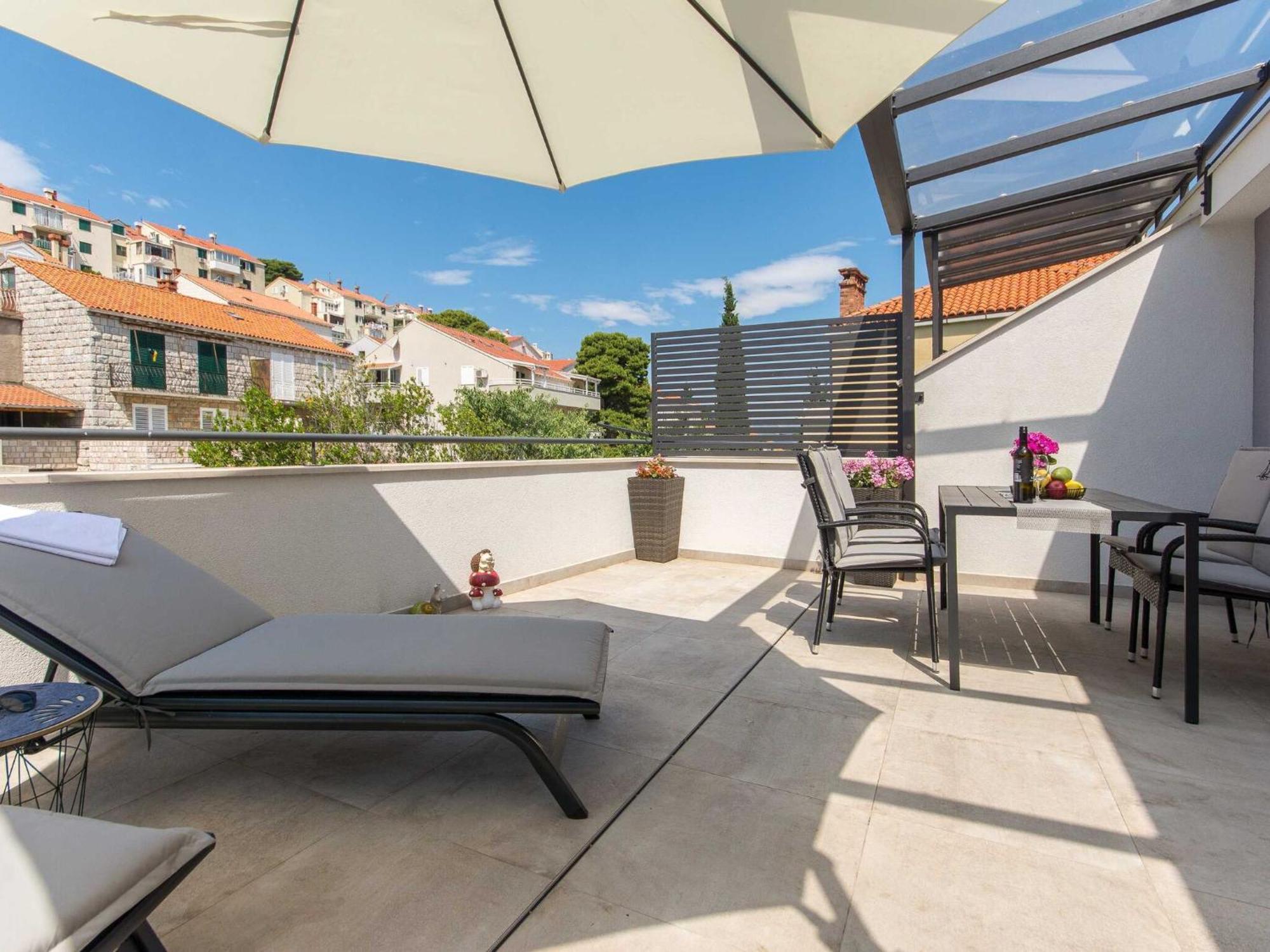 Gloria - One Bedroom With Terrace Apartment *
