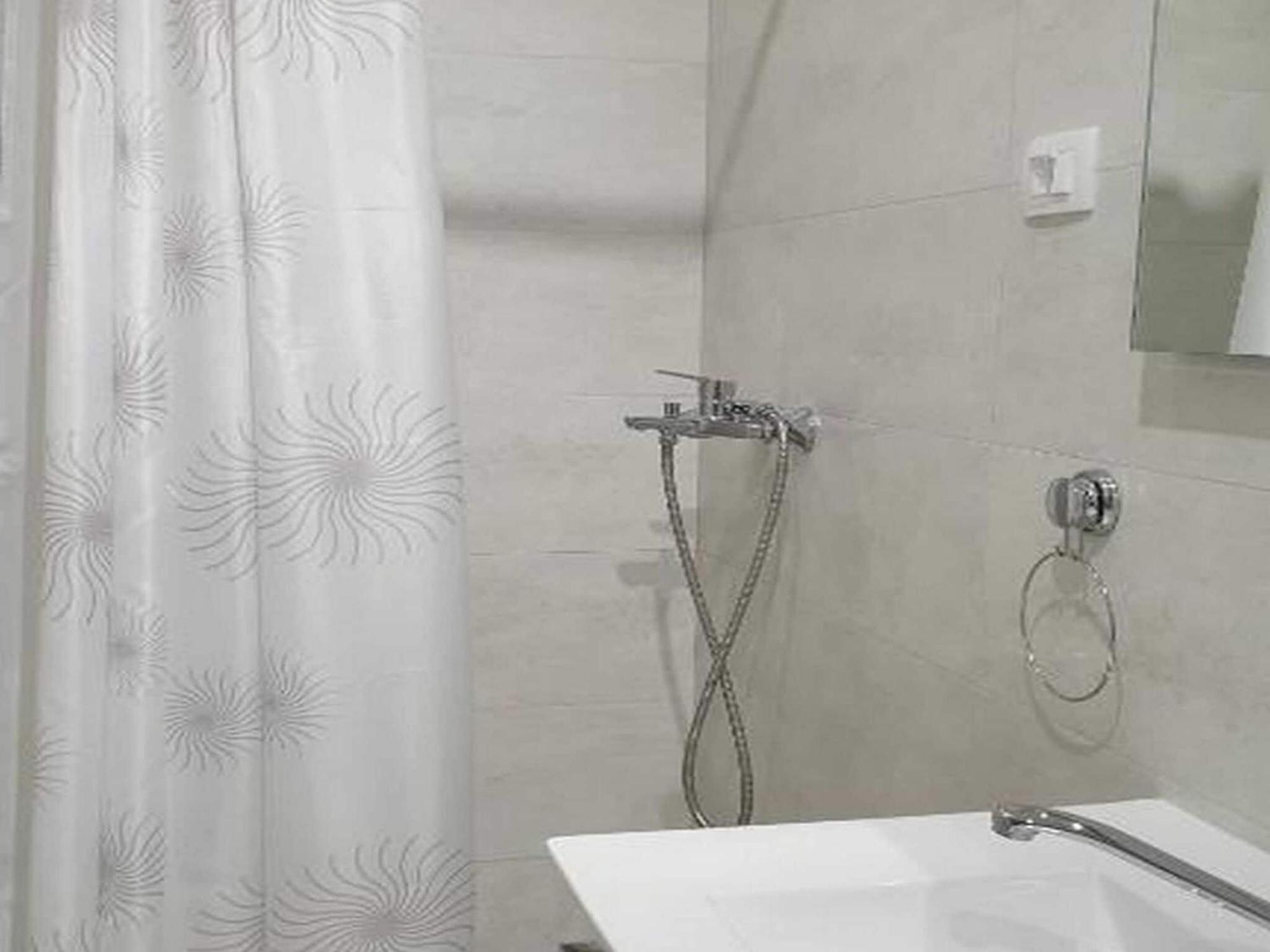 Apartment Pk - - Two Bedroom With View - 2 *