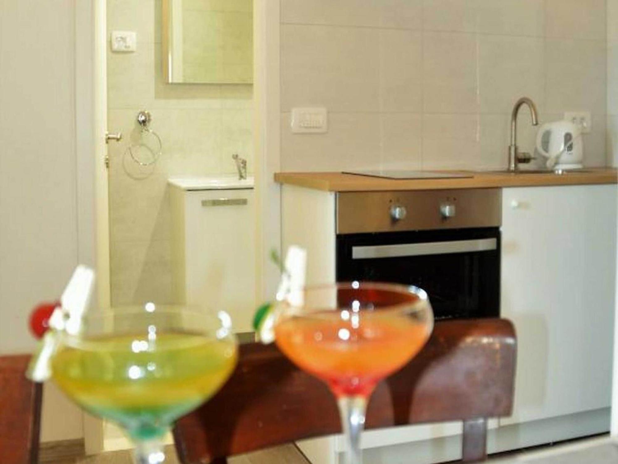 Pk - - Two Bedroom With View - 2 *