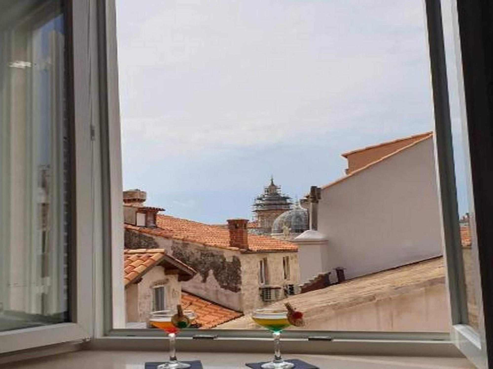 Pk - - Two Bedroom With View - 2 Apartment
