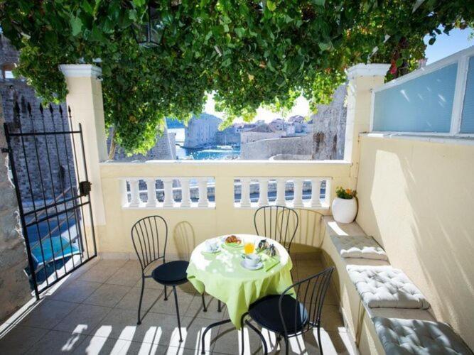 Nera - Triplex Two Bedroom With Balcony And Sea View Apartment