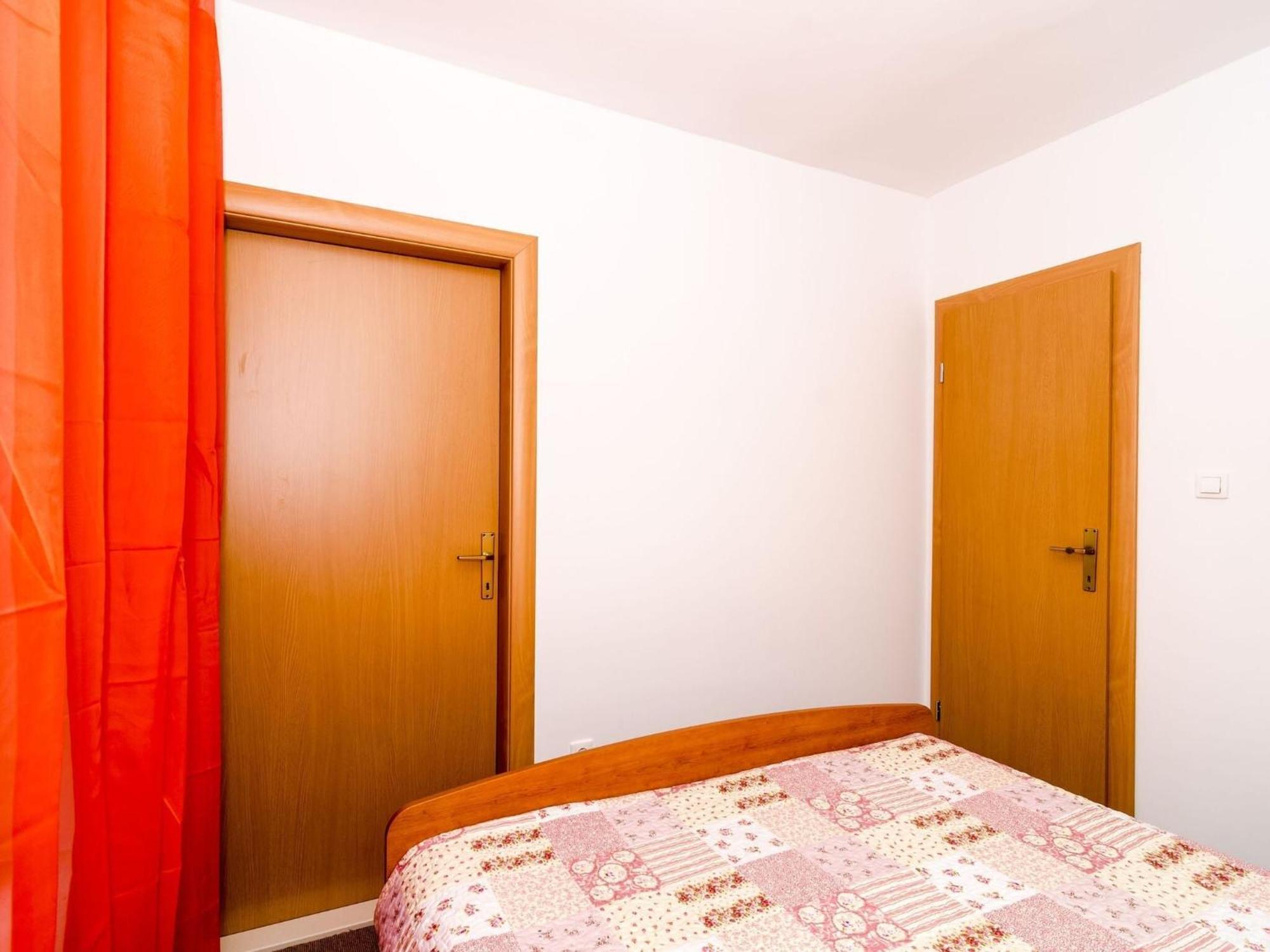 Berk - One-bedroom With Terrace *
