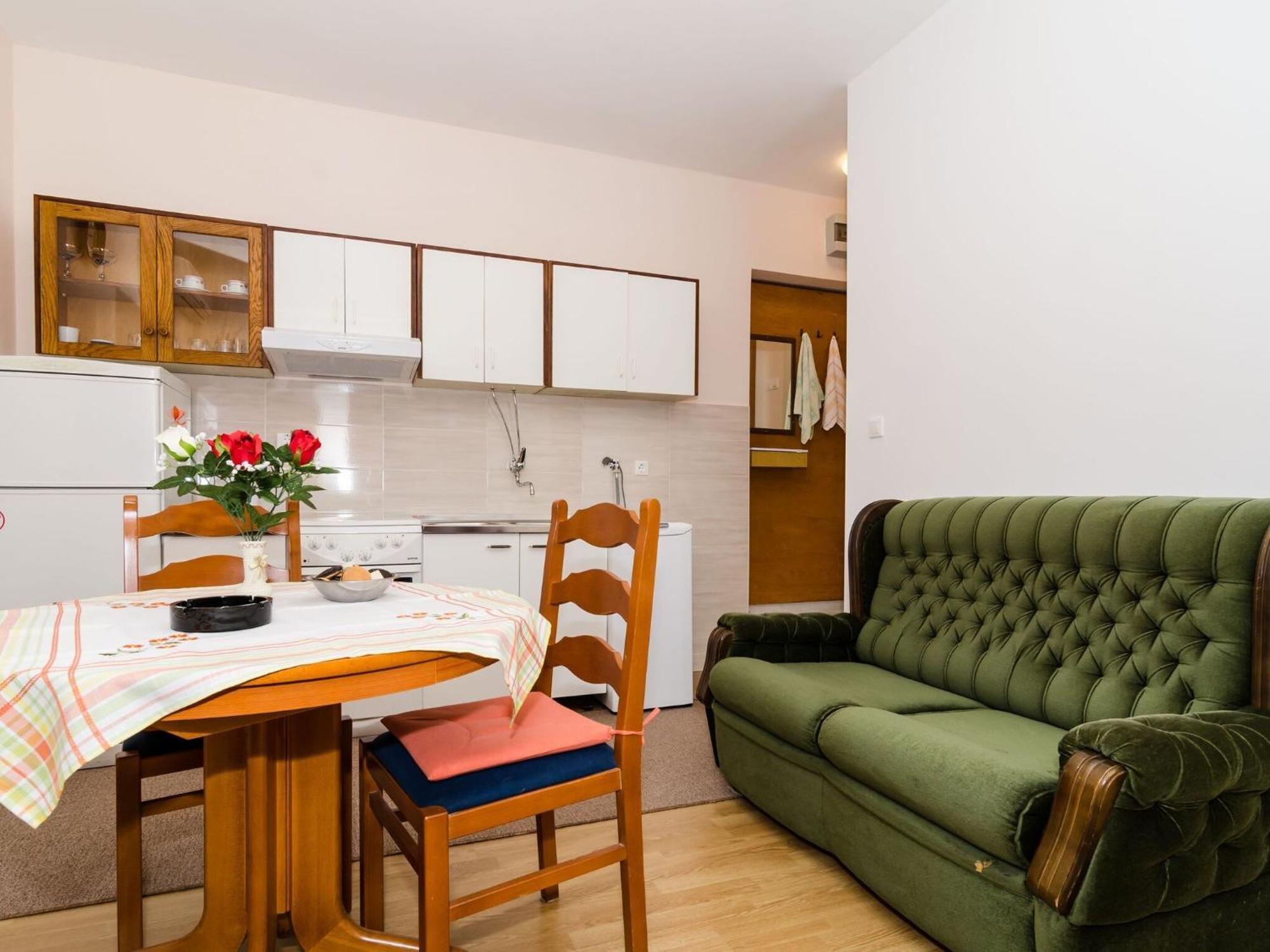 Apartment Berk - One-bedroom With Terrace