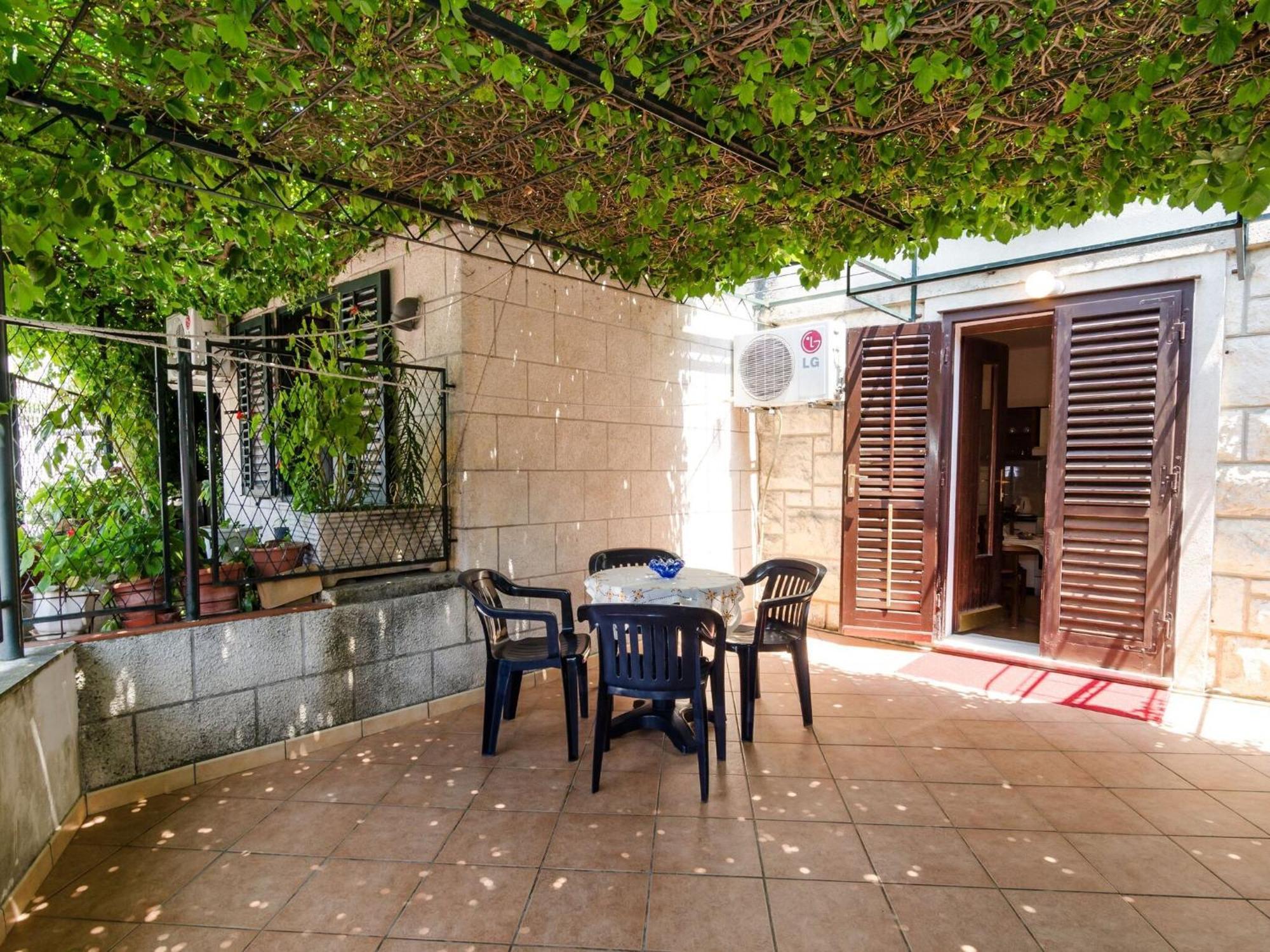 Apartment Berk - One-bedroom With Terrace *