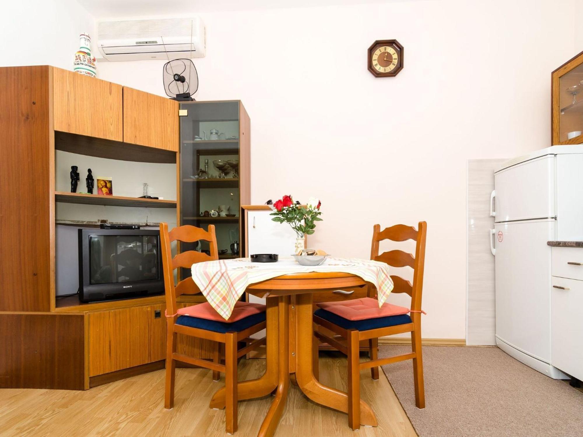 Berk - One-bedroom With Terrace