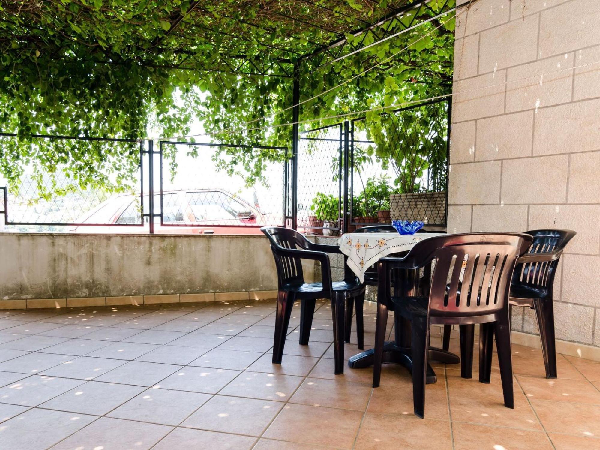 Berk - One-bedroom With Terrace Apartment *
