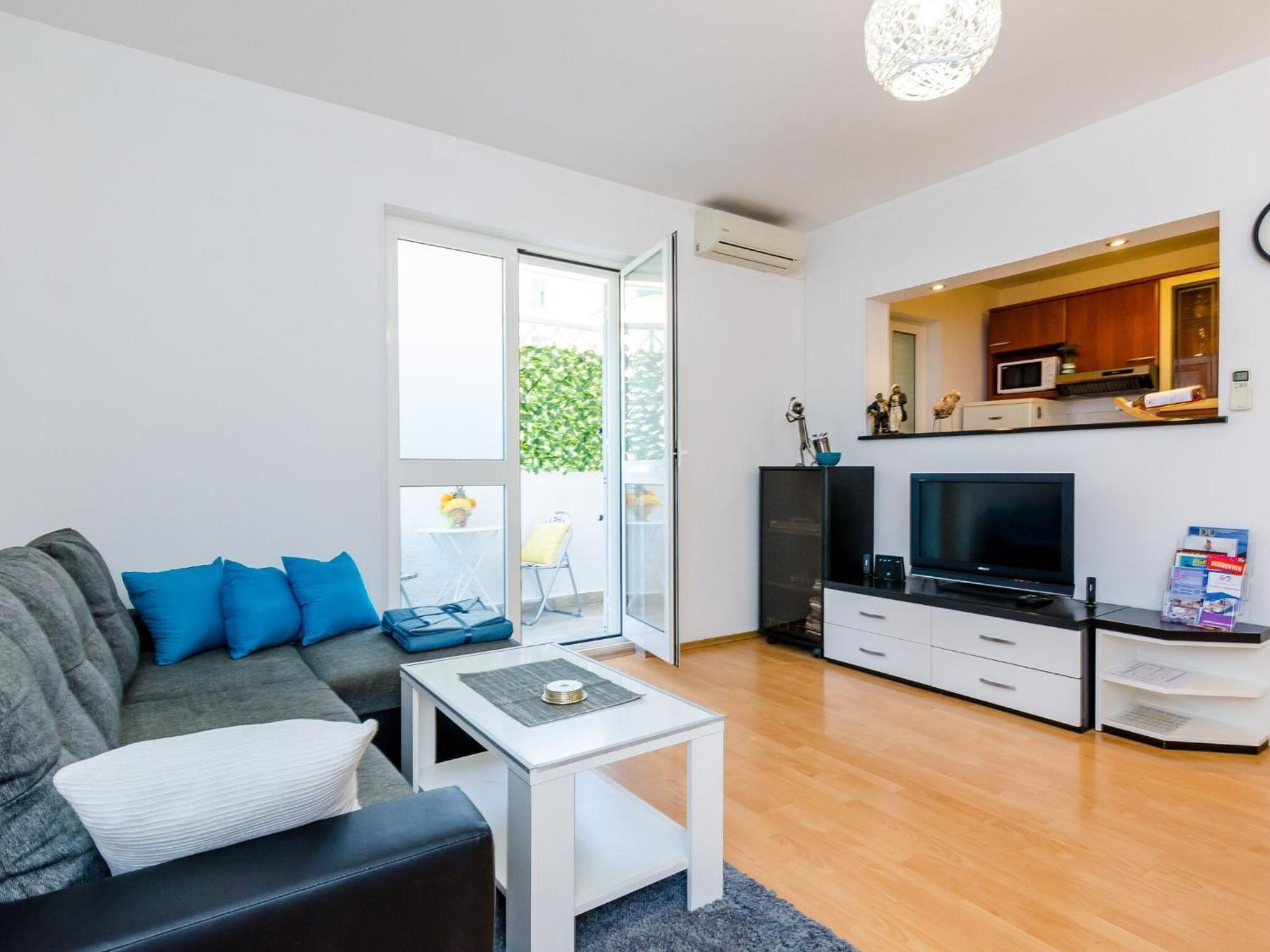 Antej - One Bedroom With Terrace And View *