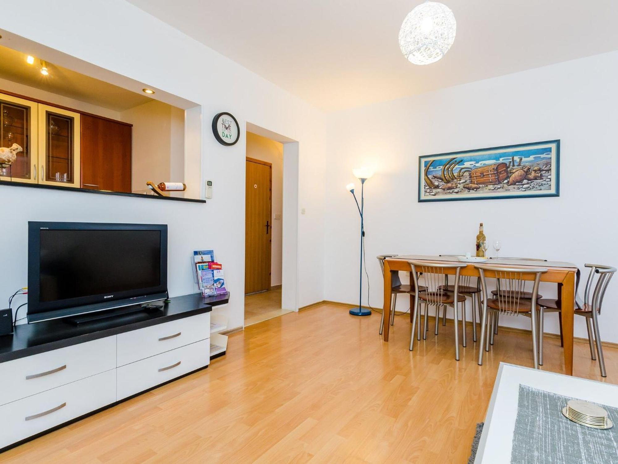 Apartment Antej - One Bedroom With Terrace And View *