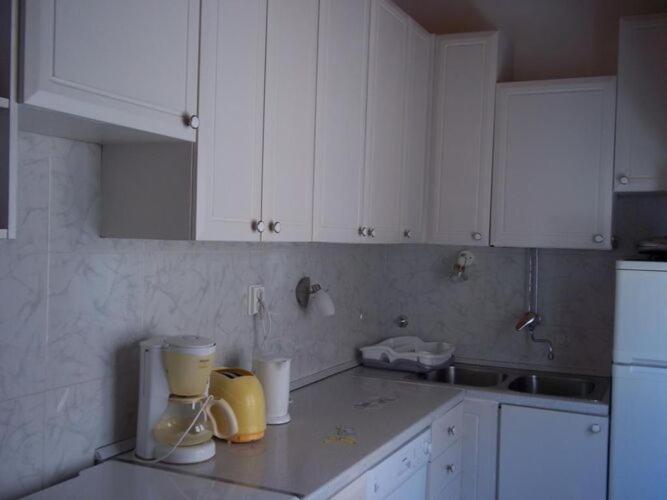 Sunshine - Two Bedroom With Sea View Apartment *