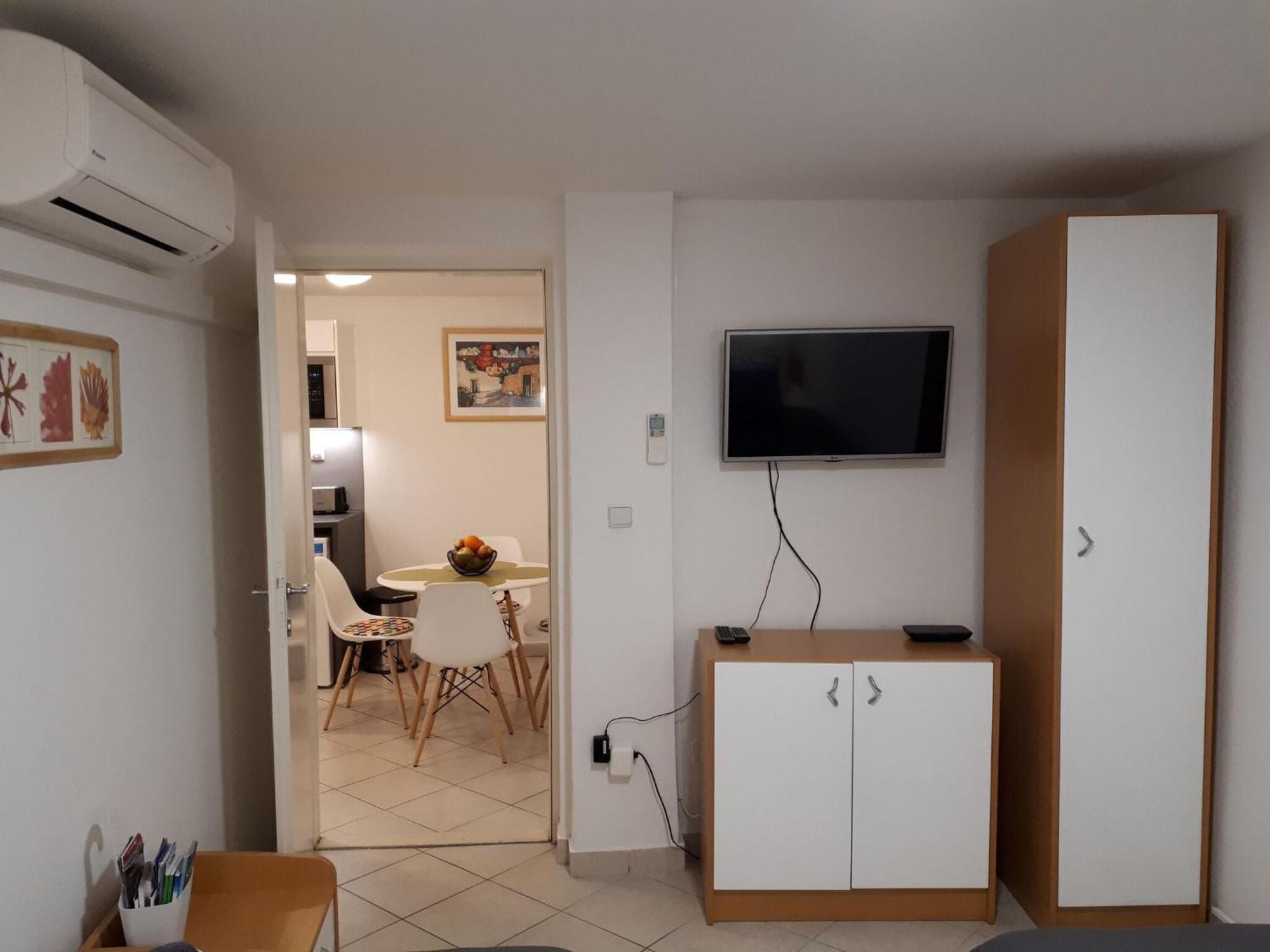 Domix - Two Bedroom Apartment *