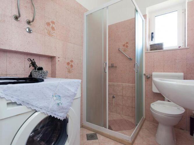 Iveta - Two-bedroom With Terrace And Sea View Nik A Apartment *