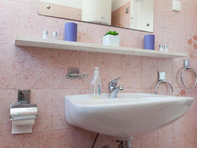 Apartment Iveta - Two-bedroom With Terrace And Sea View Nik A *