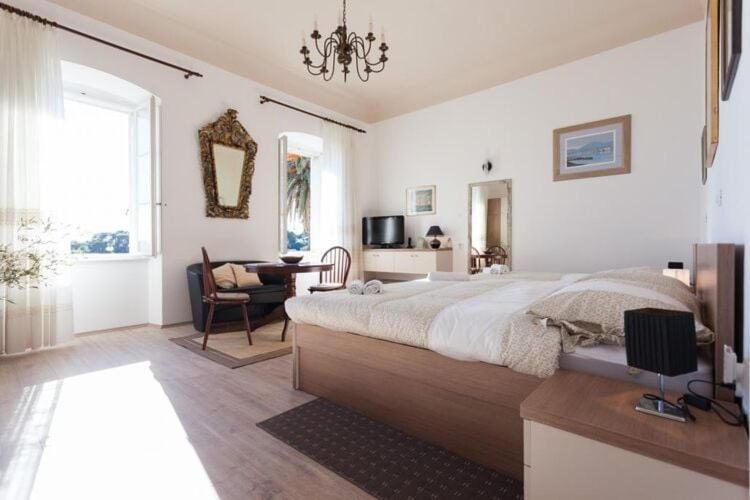 Apartment Iveta - Two-bedroom With Terrace And Sea View Nik A