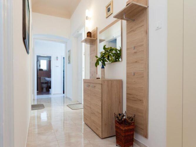 Iveta - Two-bedroom With Terrace And Sea View Nik A Apartment Dubrovnik