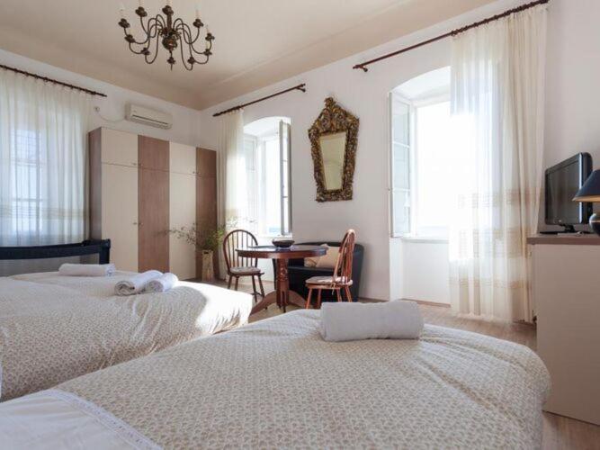 Iveta - Two-bedroom With Terrace And Sea View Nik A Dubrovnik