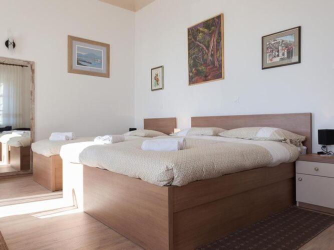 Iveta - Two-bedroom With Terrace And Sea View Nik A * Dubrovnik