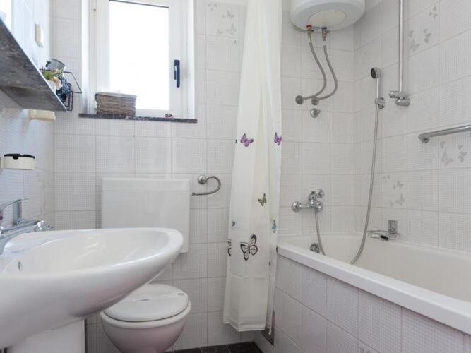 Iveta - Two-bedroom With Terrace And Sea View Nik A * Dubrovnik